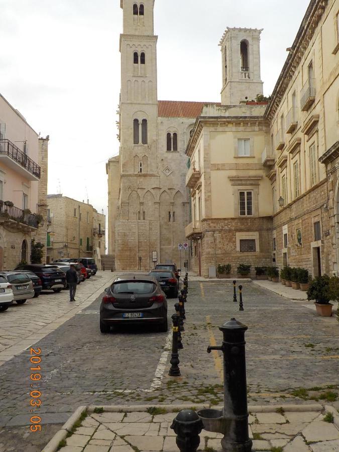Piazza Duomo - Medieval Puglia'S House Giovinazzo Exterior photo